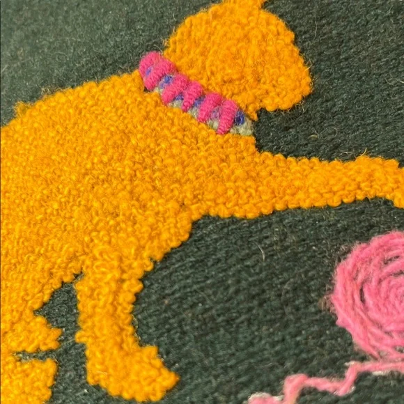 Playful Cat Design Textured Woolen‎ Cosmetic Pouch - Green and Yellow - Picture 7 of 7